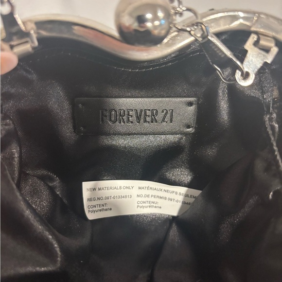 Forever 21 Elegant Silver Heart Mesh Clutch - Picture 5 of 6